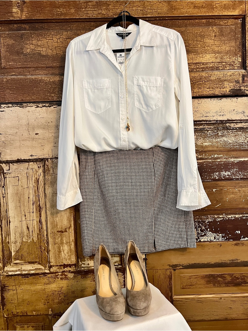 NWT Express White Portofino Button Down Shirt | Classic Closet Staple